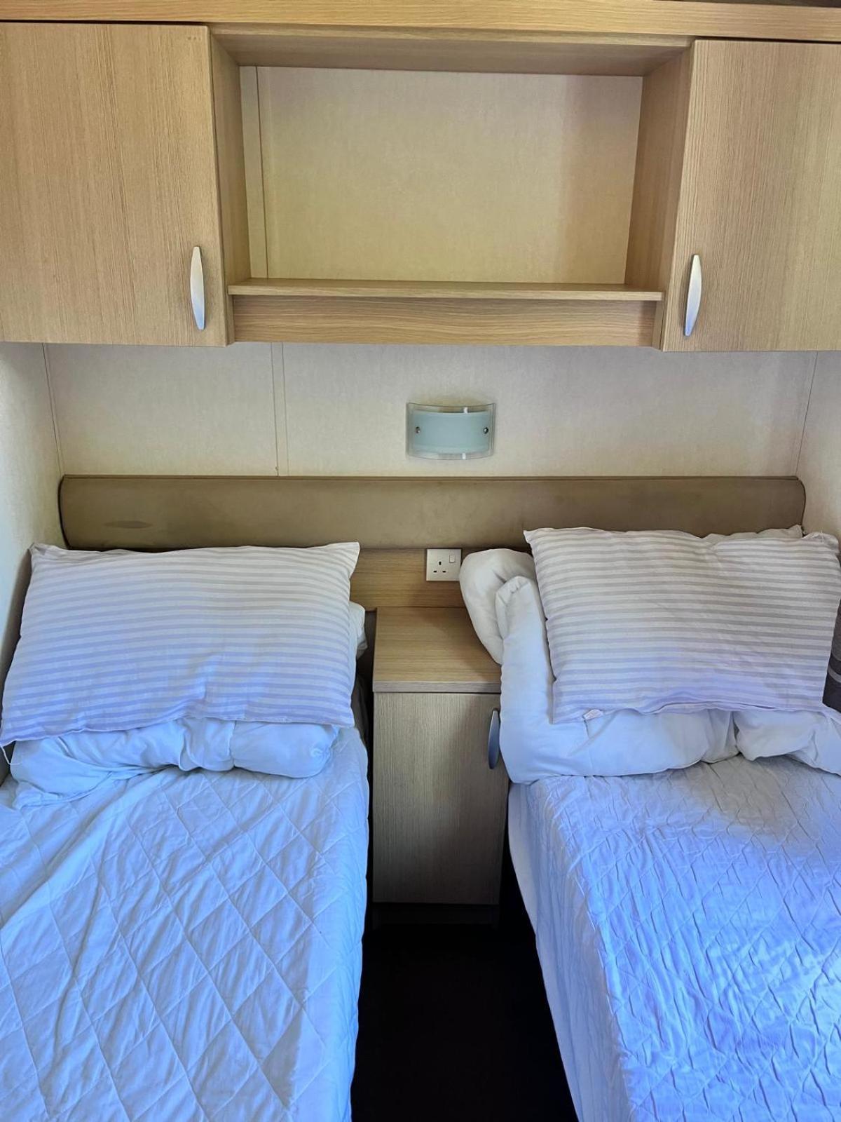 Van Number 123 Beautiful Caravan Sleeps 4 Aberystwyth Exterior photo